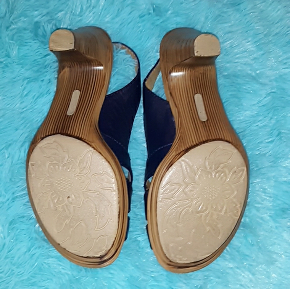 Sandals - Picture 6 of 7